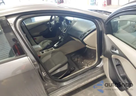 2013 Ford Focus Se z USA, uszkodzony, nr VIN 1FADP3F28DL375295